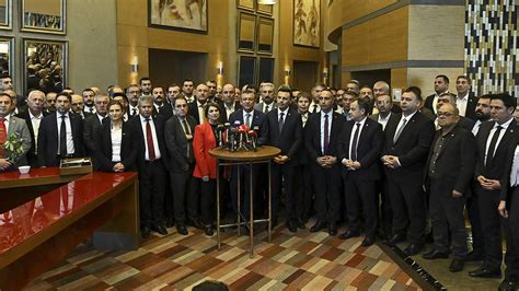 Özgür Özel, 81 il başkanı ile bir araya geldi: CHP’ye yakışır bir PM listesi yapacağız